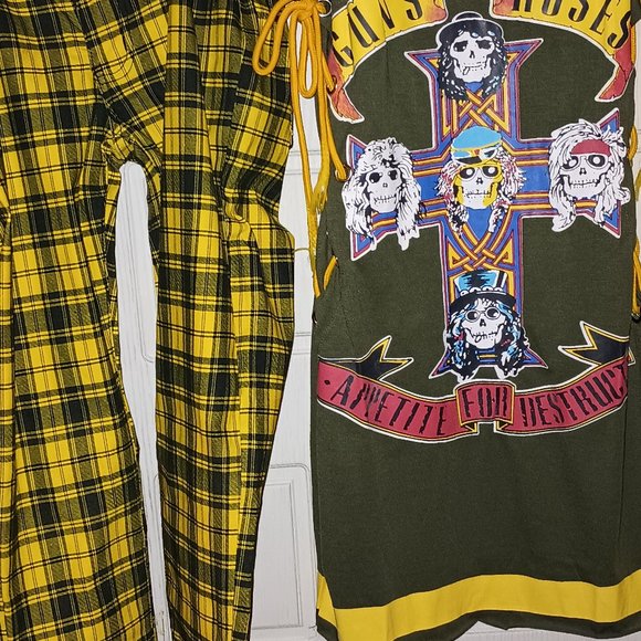 Three pieces of clothing - Picture 4 of 4